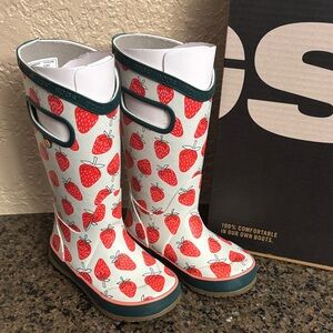 Bogs Kids' Strawberry Rain Boots - 100% waterproof